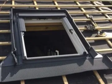 Pose de Velux et fenêtres de toit à Toulon
